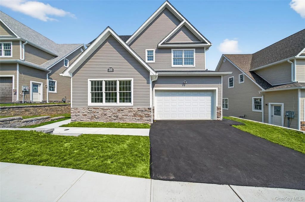35 Smith Farm Road, Monroe