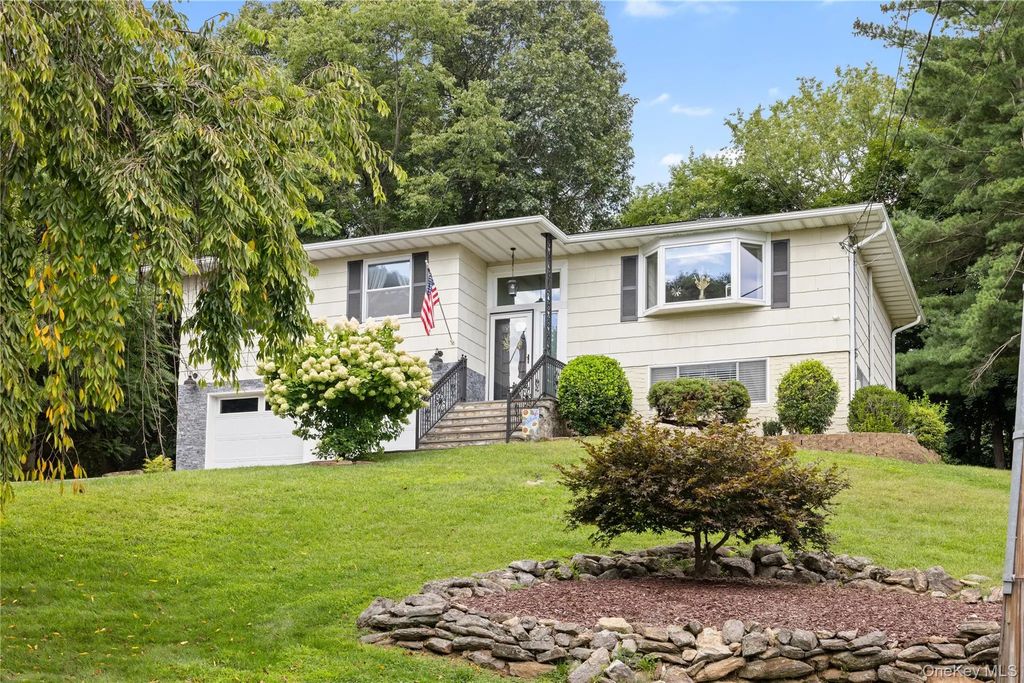 6 Reeback Drive, Ossining
