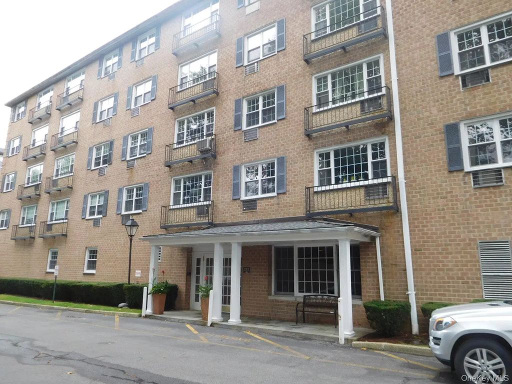 4 Consulate Drive # 4-h, Tuckahoe