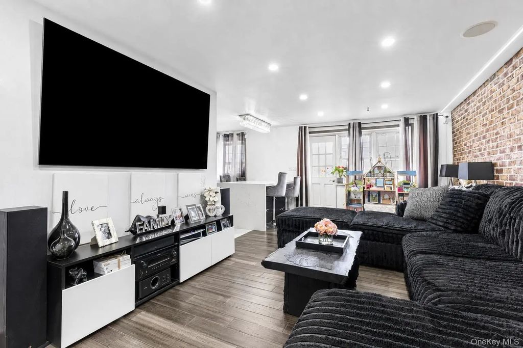 8611 151st Avenue # 5e, Howard Beach