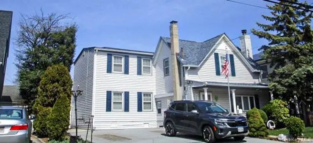 105 Wicks Lane, Malverne