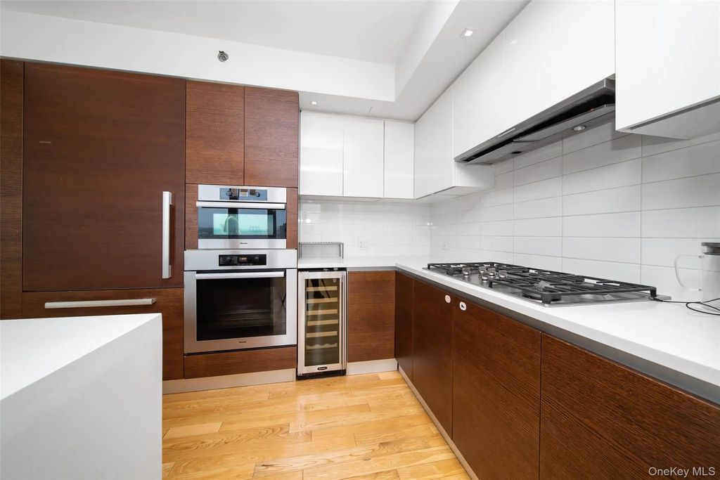 39-16 Prince Street # Phb, Flushing
