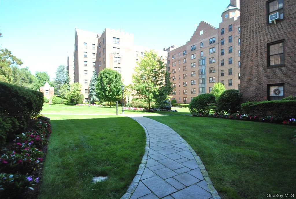 198 Garth Road # 3c, Scarsdale