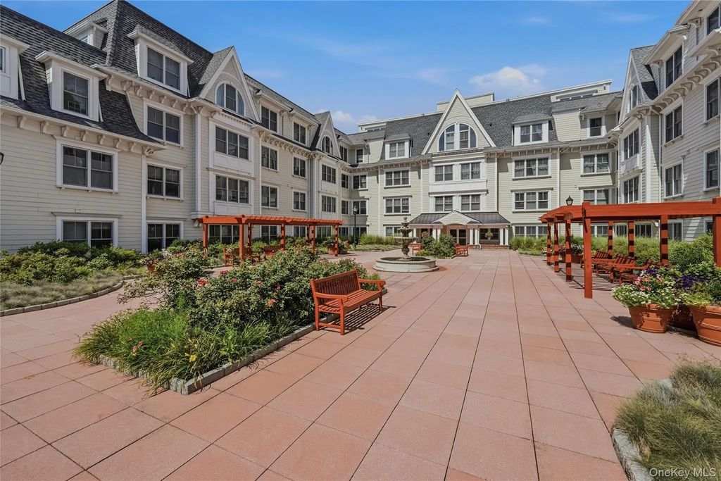 225 Stanley Avenue # 121, Mamaroneck