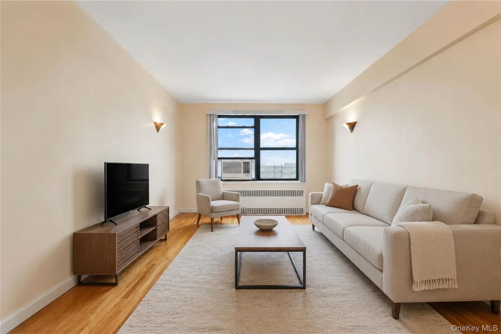 25-15 Union Street # 6g, Flushing