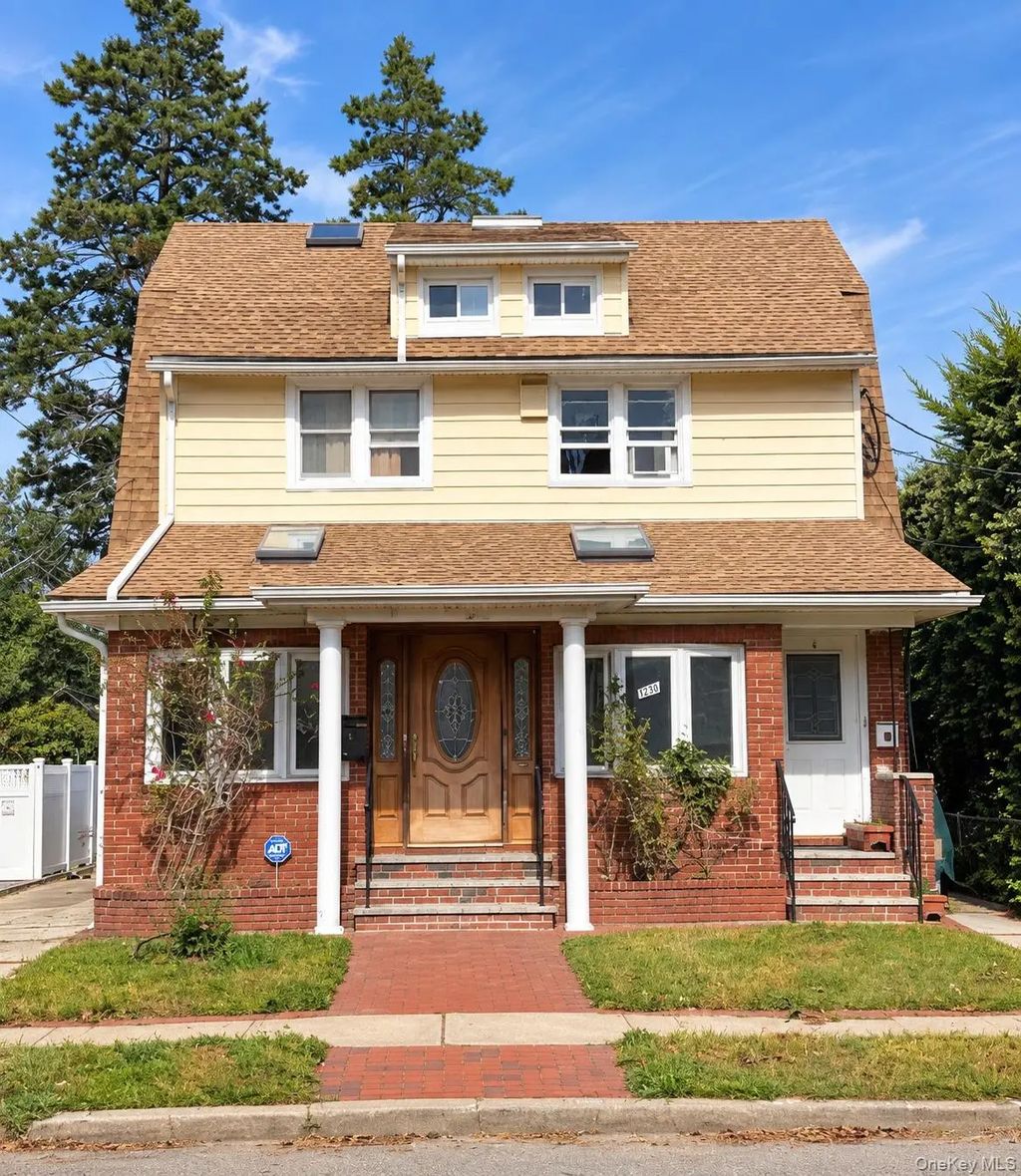 103 E Saint Marks Place, Valley Stream