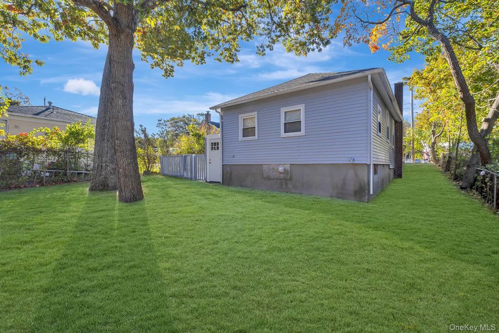 860 Flanders Road, Flanders