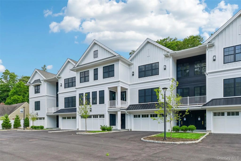 133 Spring Road # 1, Huntington