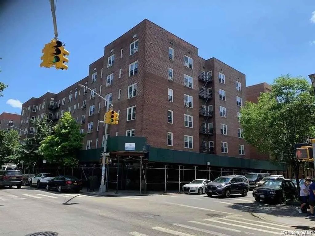 4240 Bowne Street # 4d, Flushing