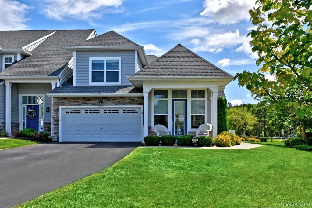 131 Grace Hall Lane, Yaphank