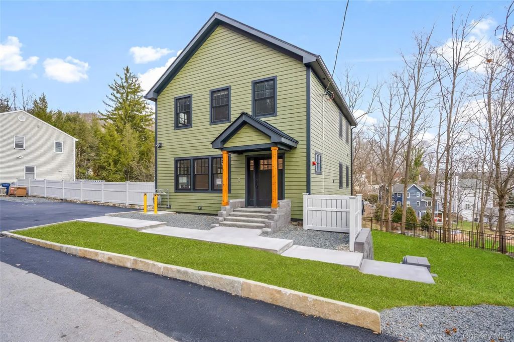 27 Choate Lane # Unit A, Pleasantville