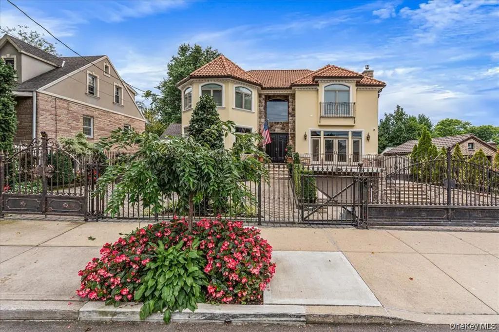 318 147th Place, Whitestone