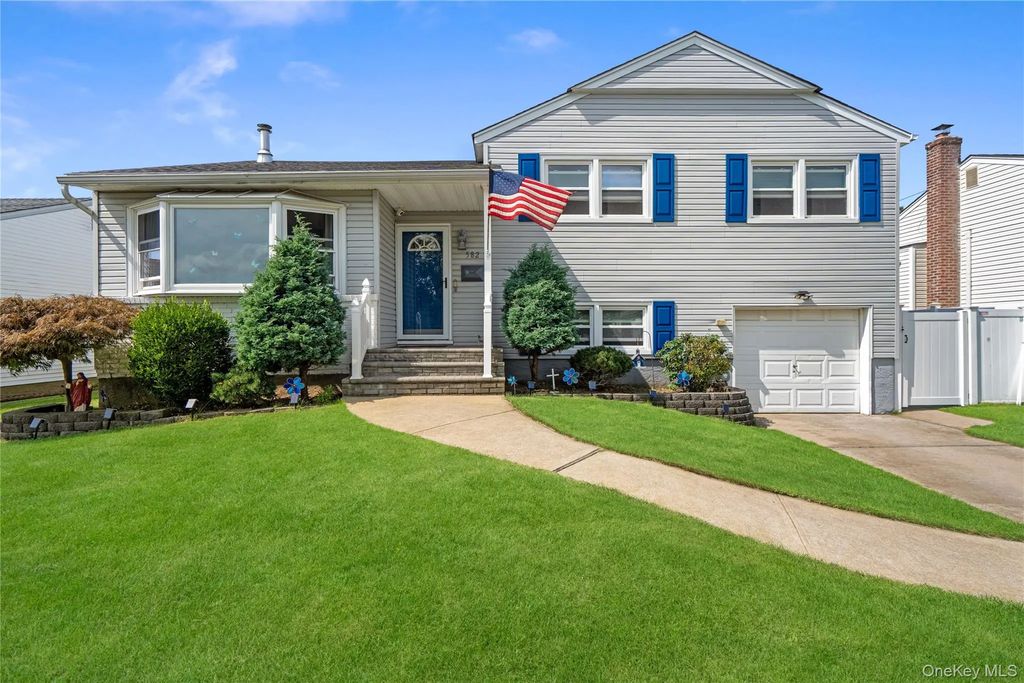 582 Benton Road, East Meadow