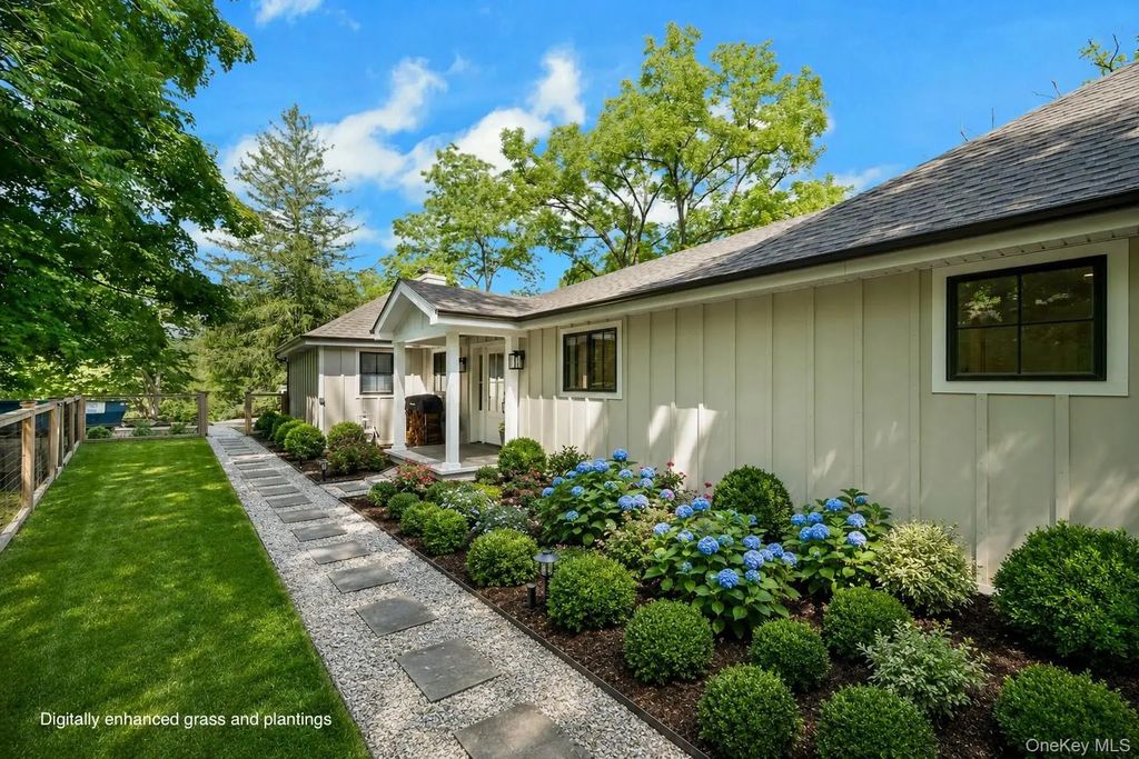 2 Banks Farm Road, Bedford