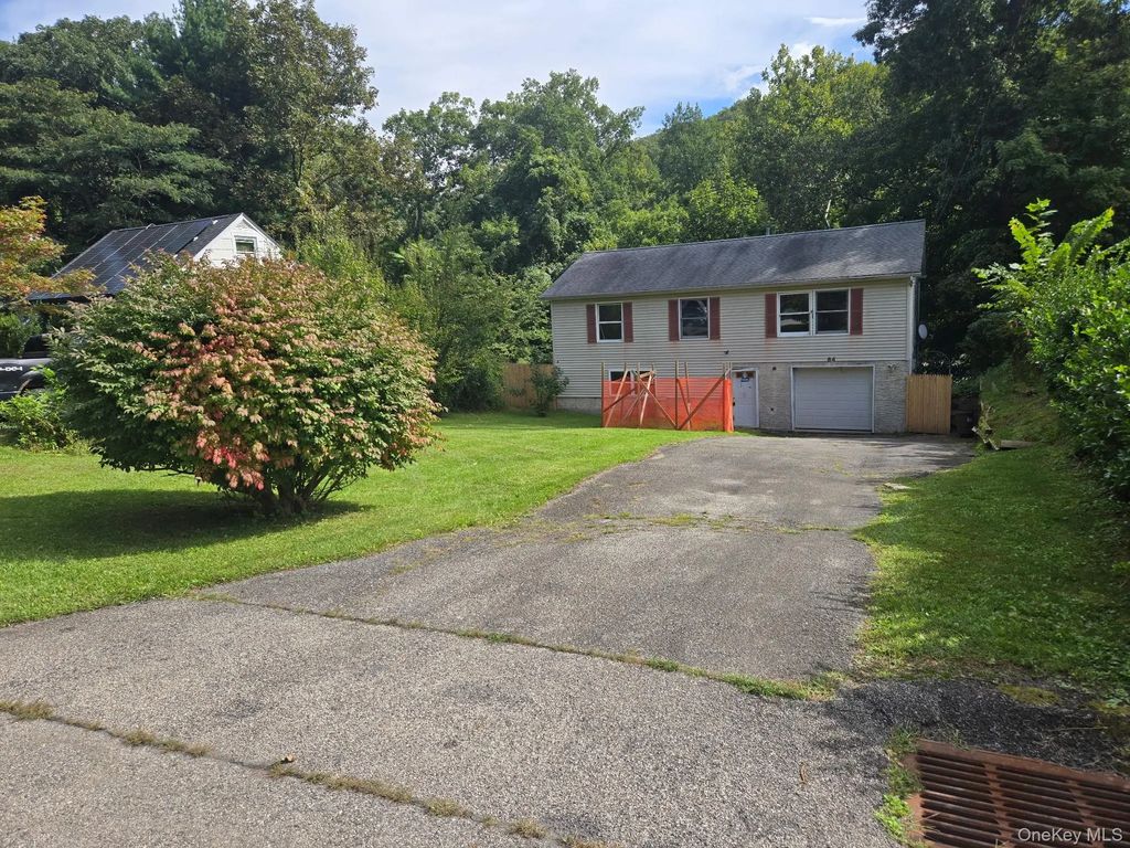84 Wharton Drive, Cortlandt Manor