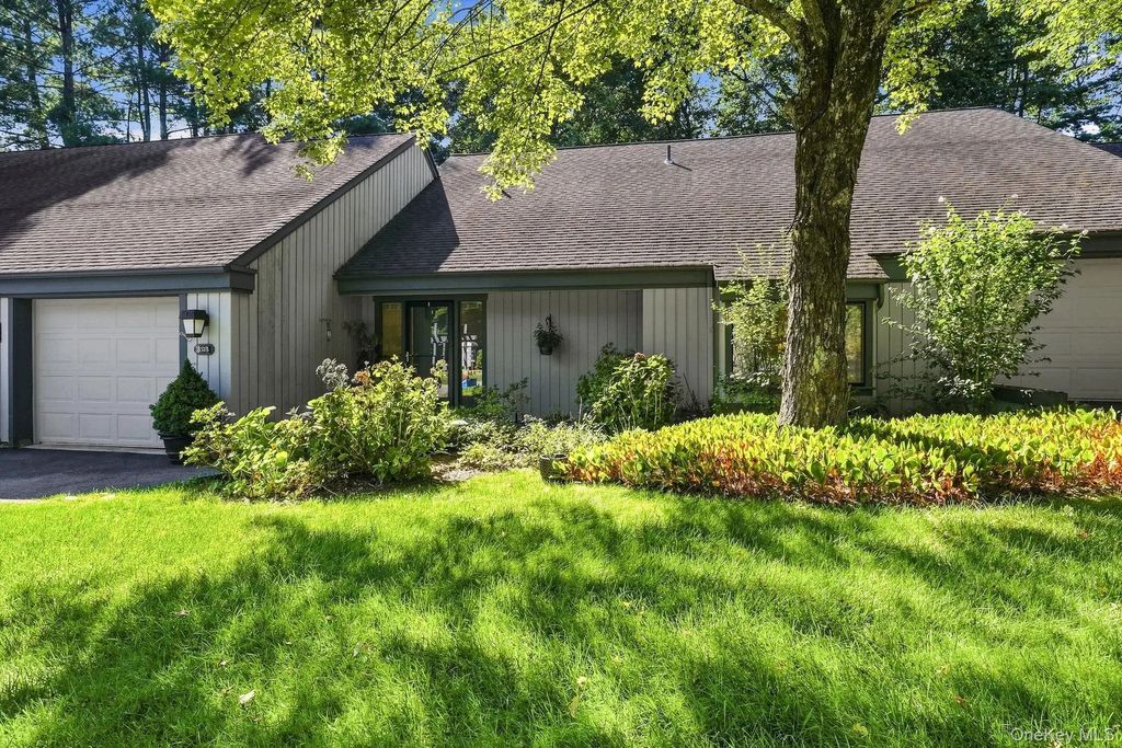 351 Heritage Hills # B, Somers