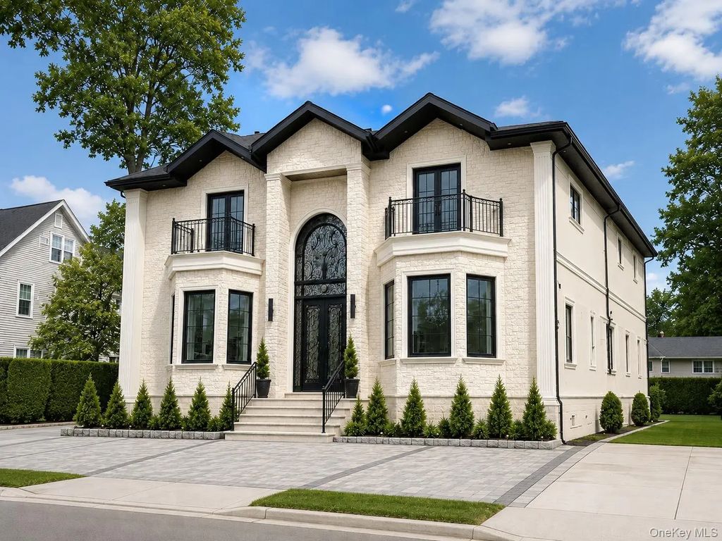 48 Brook Road, Valley Stream