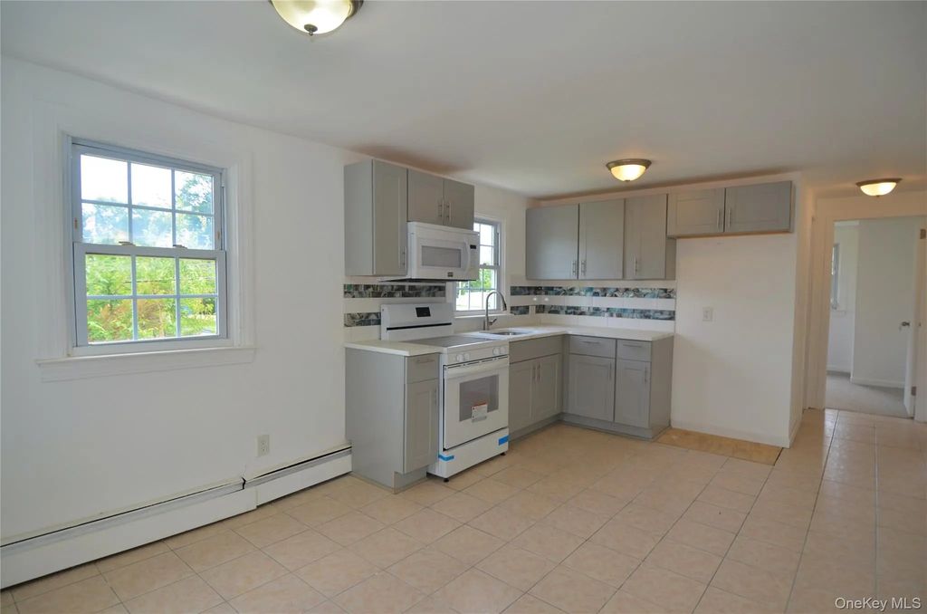 771 Maple Place # 2, West Hempstead
