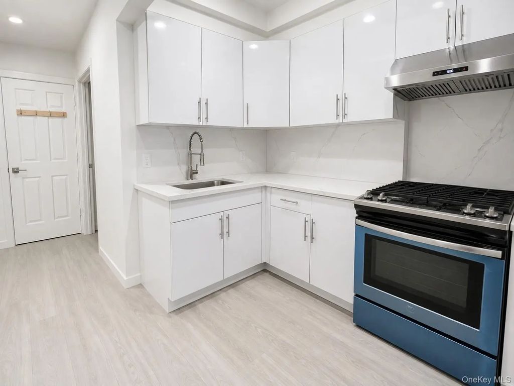 134-43 Maple Avenue # 2b, Flushing