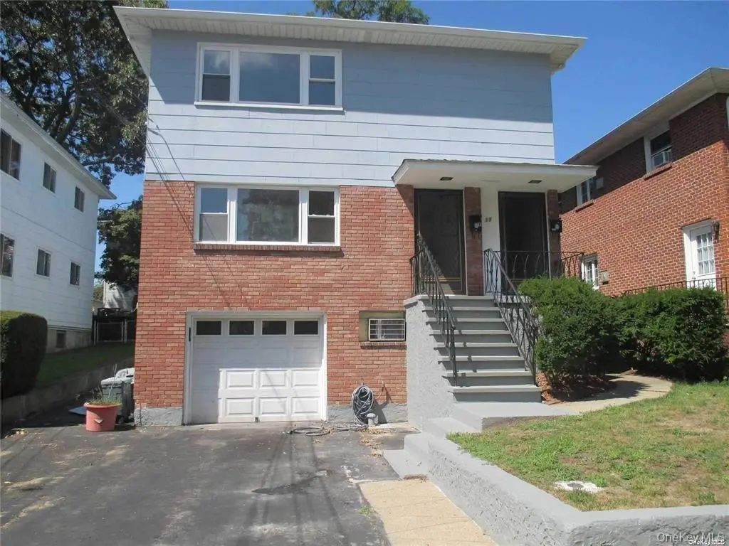 11 Juniper Road, Port Washington