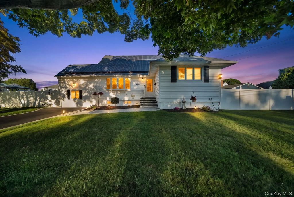 103 Queens Avenue, West Babylon