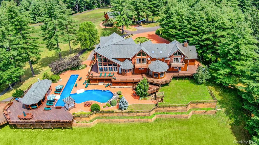 941 Starlight Road, Monticello