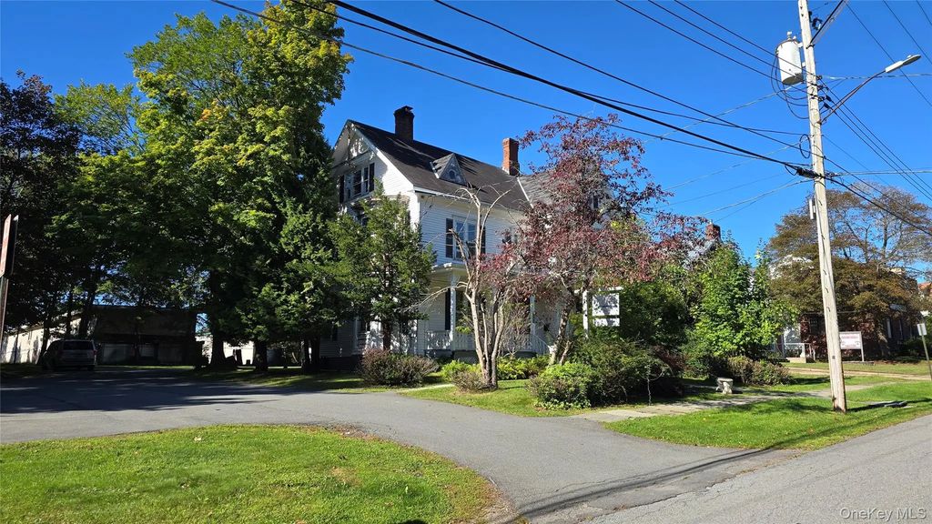 11 Hamilton Avenue, Monticello