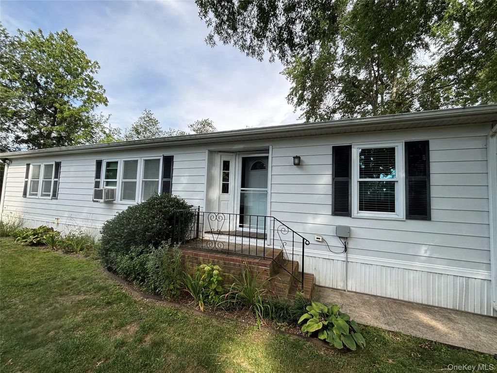 103 West Lane # 12b Witt Lane, Aquebogue