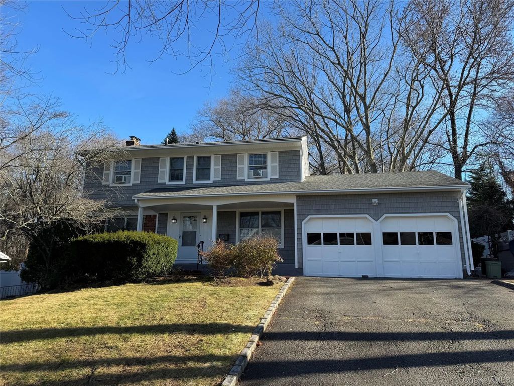 23 Jerome Road, Syosset