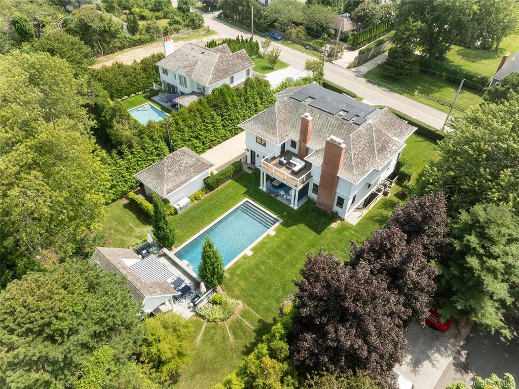 65 Middle Pond Road, Southampton