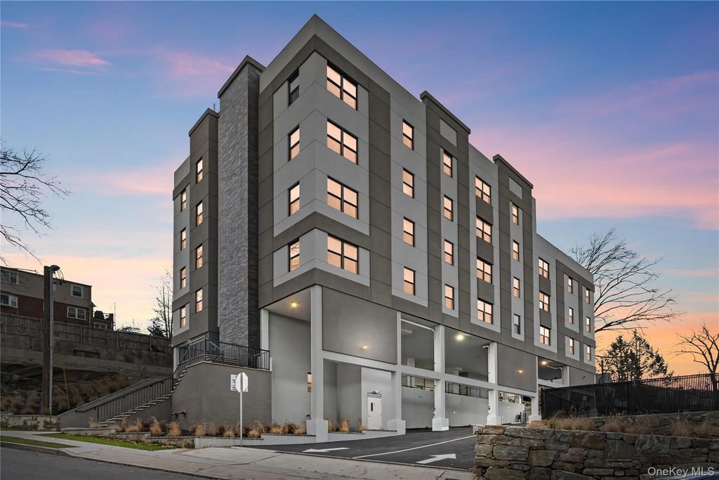 135 Wakefield Avenue # 204, Yonkers