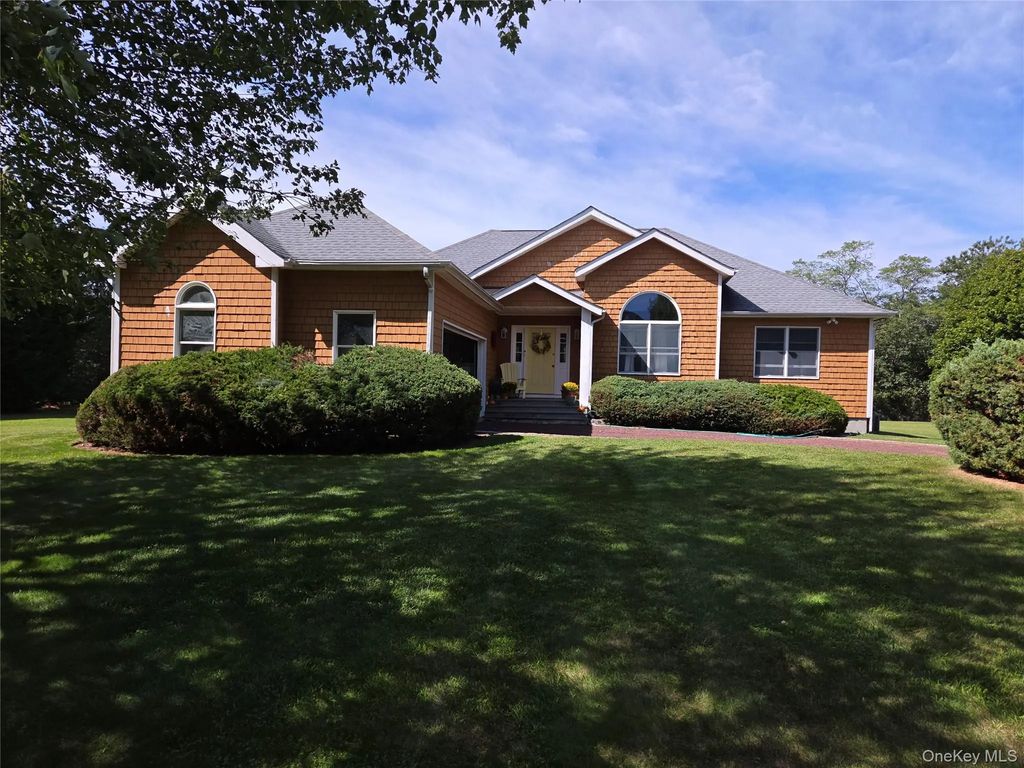280 Marina Lane, East Marion