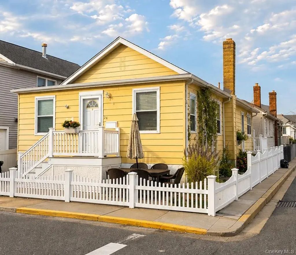 24 Wisconsin Street, Long Beach