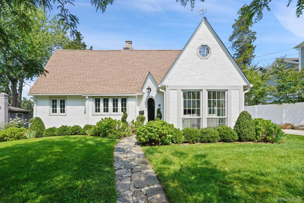 319 Oakland Beach Avenue, Rye
