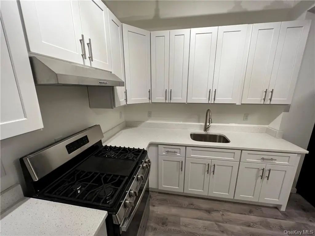 102 North Street # 4, Middletown