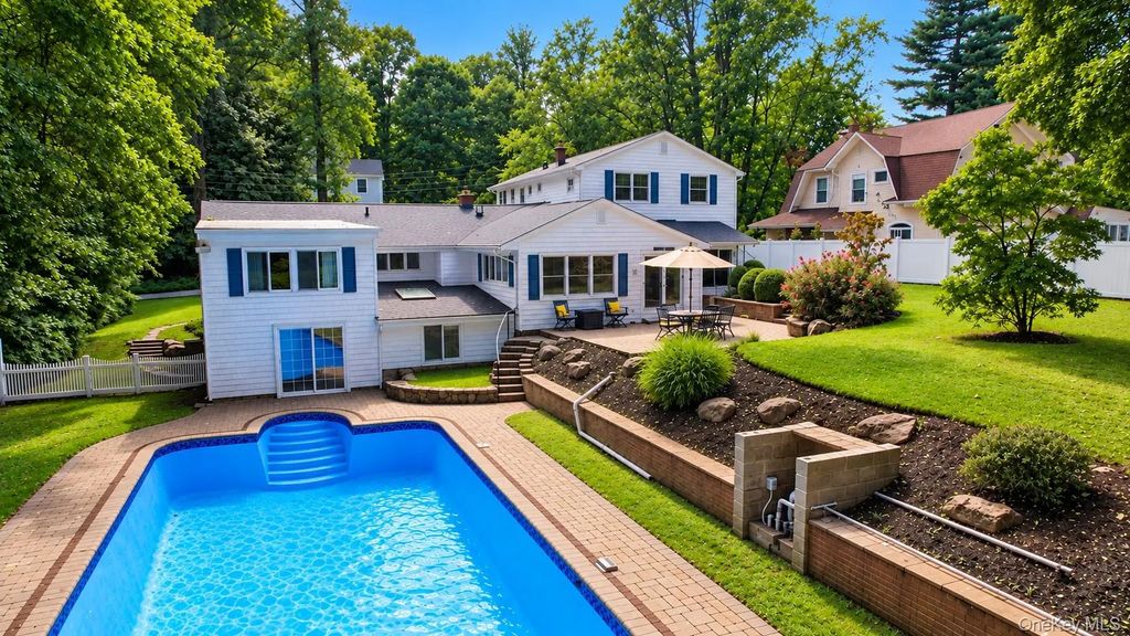 15 Tulip Road, Briarcliff Manor