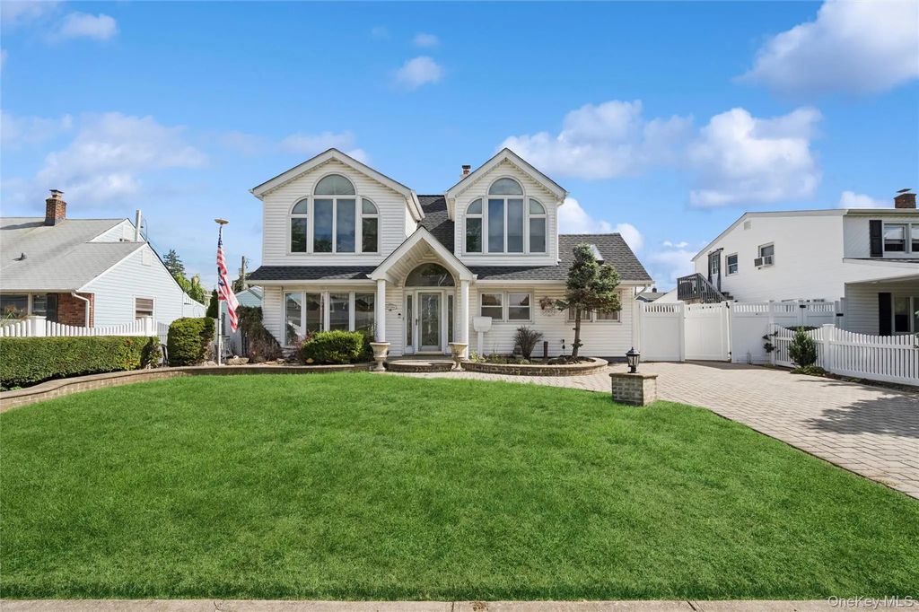63 Stone Lane, Levittown