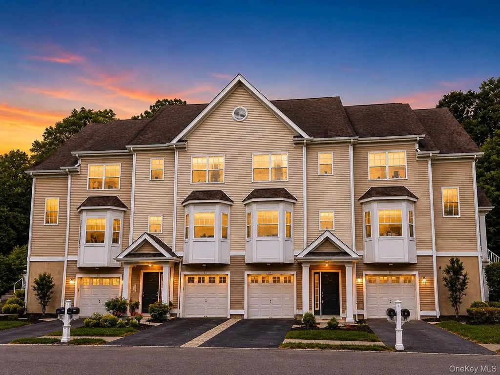54 Fairways Drive, Middletown
