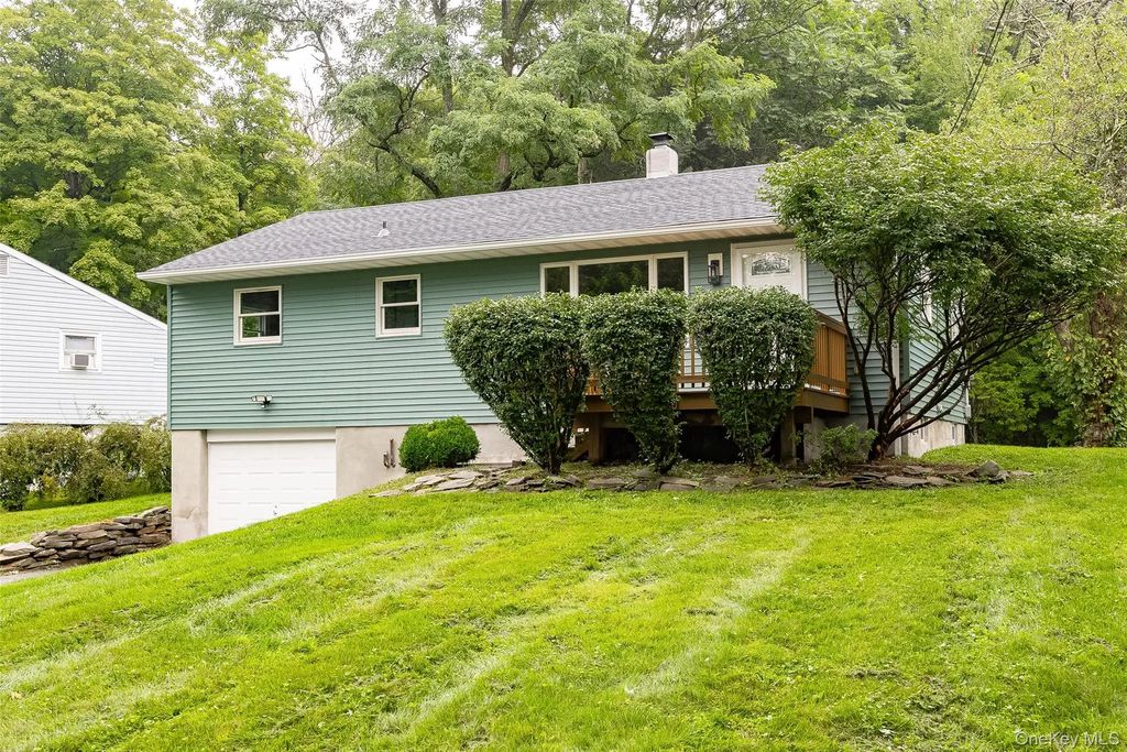 18 Van Wert Place, Hyde Park