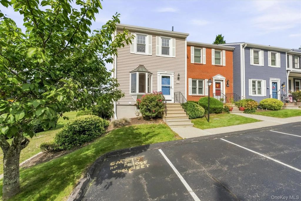 601 Mallard Way, Peekskill