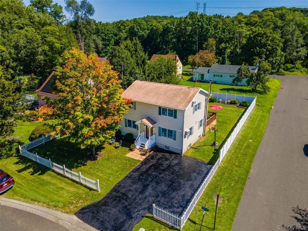 38 Elk Road, Hopewell Junction