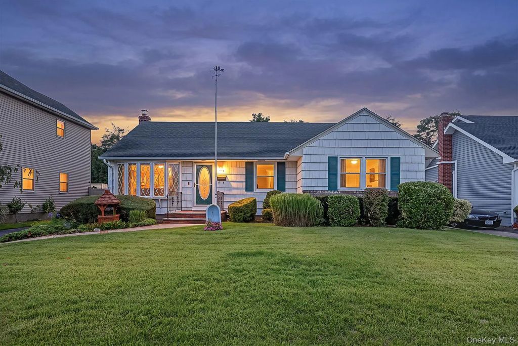 874 Alan Drive, Wantagh