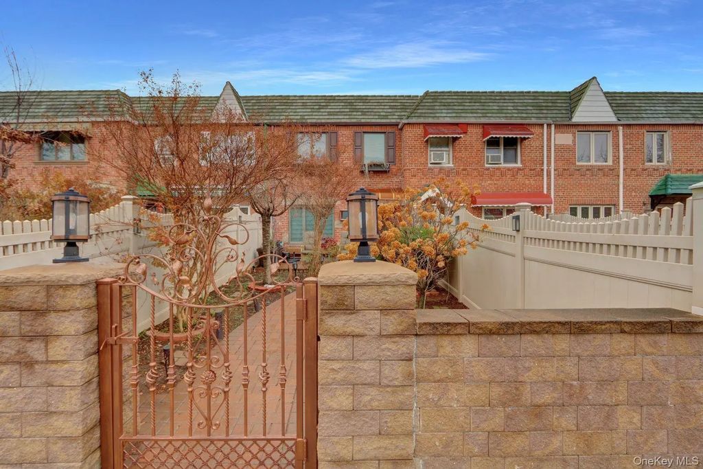 60-23 77th Place, Middle Village