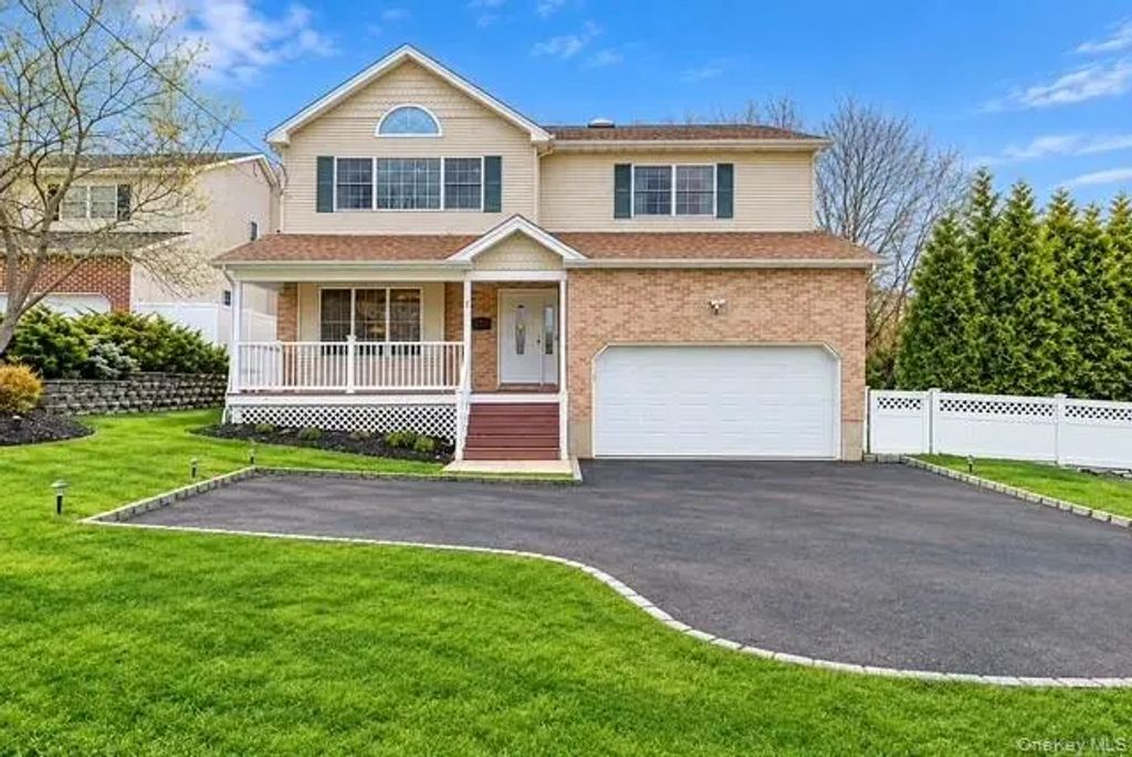 1 Fairway Drive, Old Bethpage