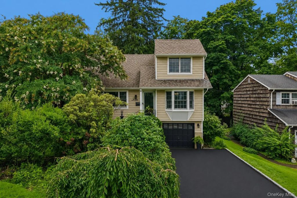 4 Beach Avenue, Northport