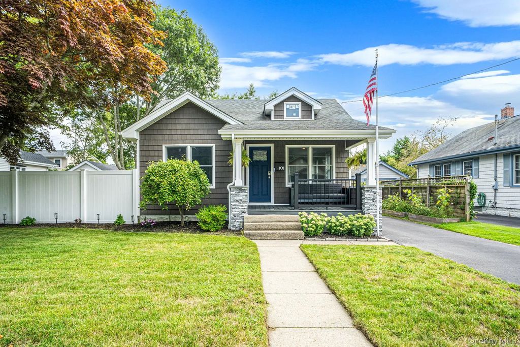 101 Highland Avenue, Patchogue