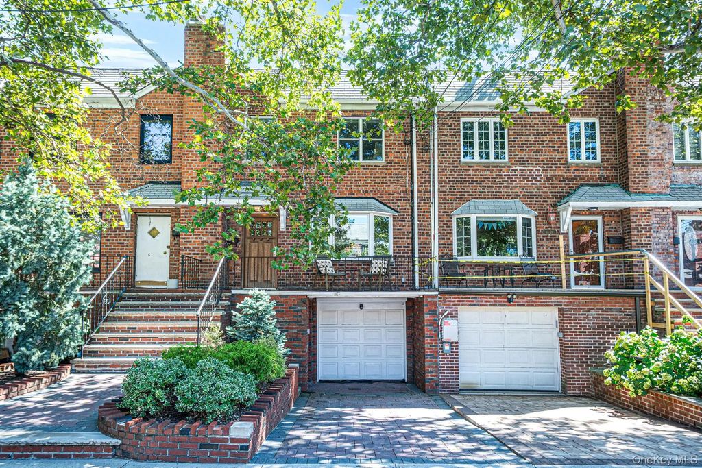 63-27 72nd Street, Middle Village