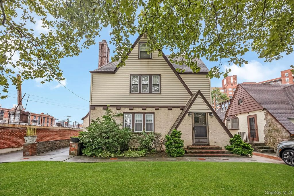 4511 220th Place, Bayside