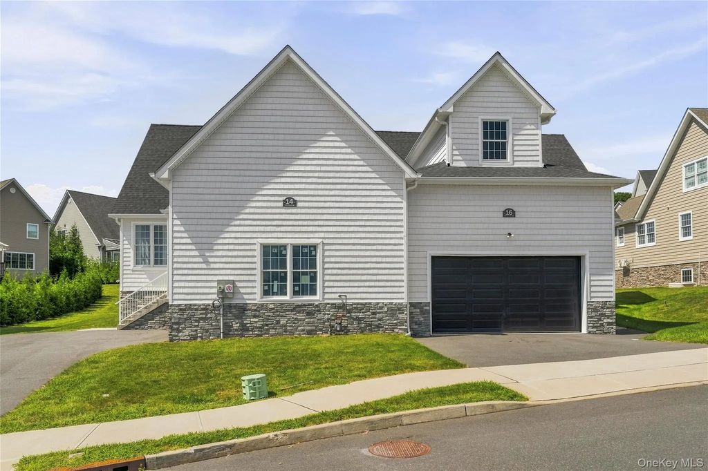14 Van Arsdale Road, Monroe