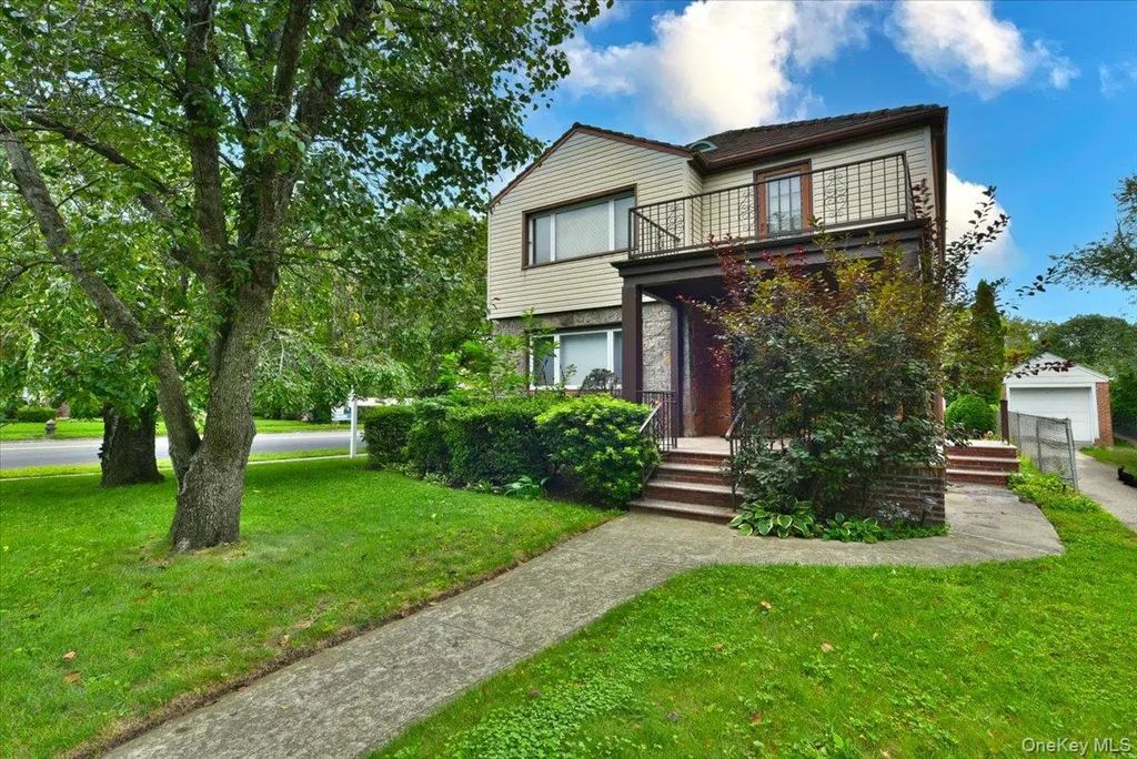 7503 196th Street, Fresh Meadows
